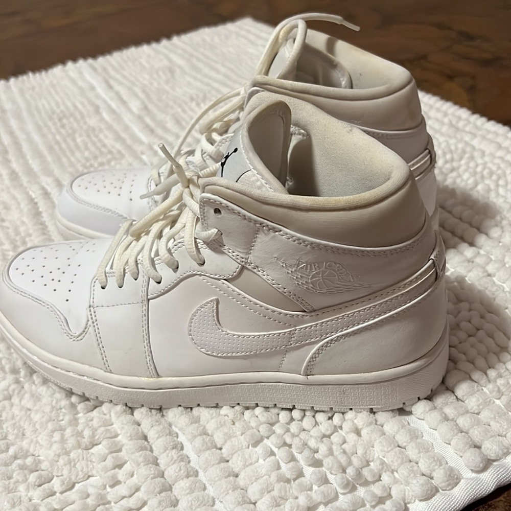 Jordan 1 Retro Mid
White (2017)